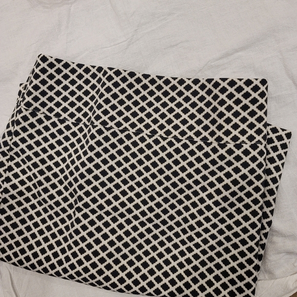 NWT Lane Bryant Pencil Skirt - Sz 26 US - Picture 1 of 7